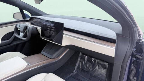 2023 Tesla Model X Standard Range
