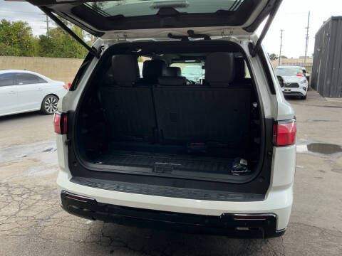 2023 Toyota Sequoia SR5