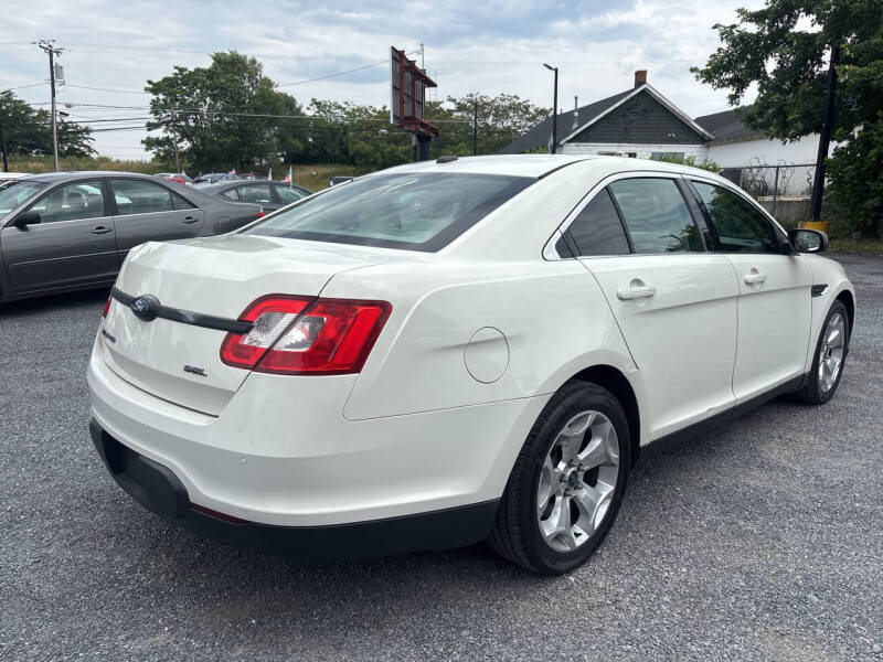 2011 Ford Taurus SEL