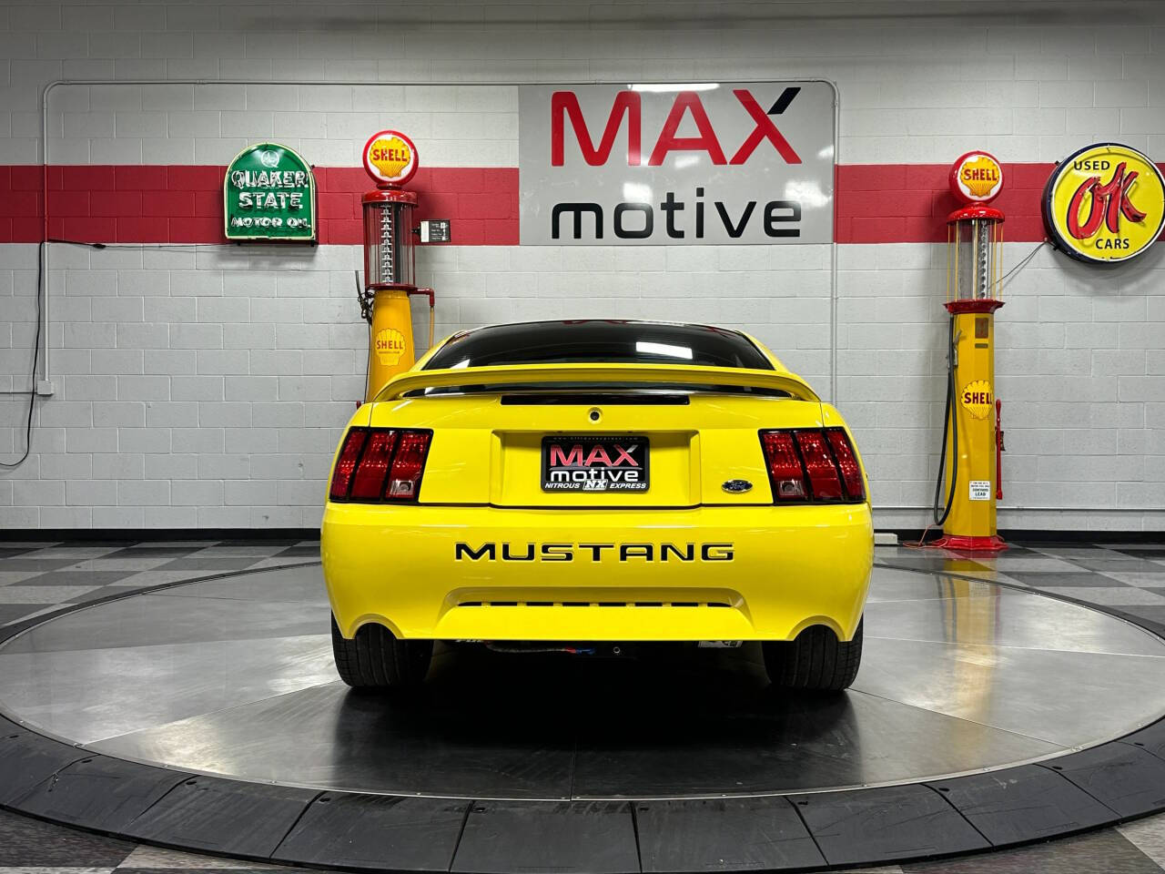 2000 Ford Mustang 12