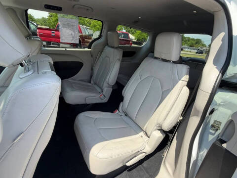 2017 Chrysler Pacifica Touring-L Plus