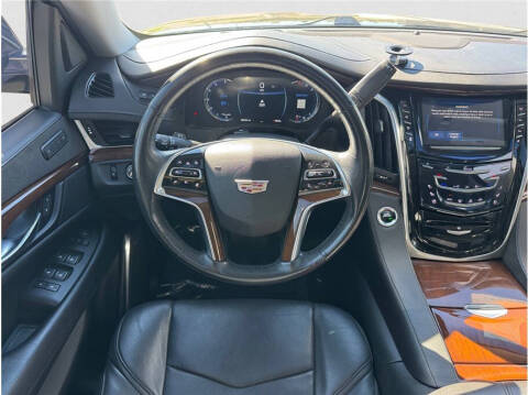 2020 Cadillac Escalade Luxury