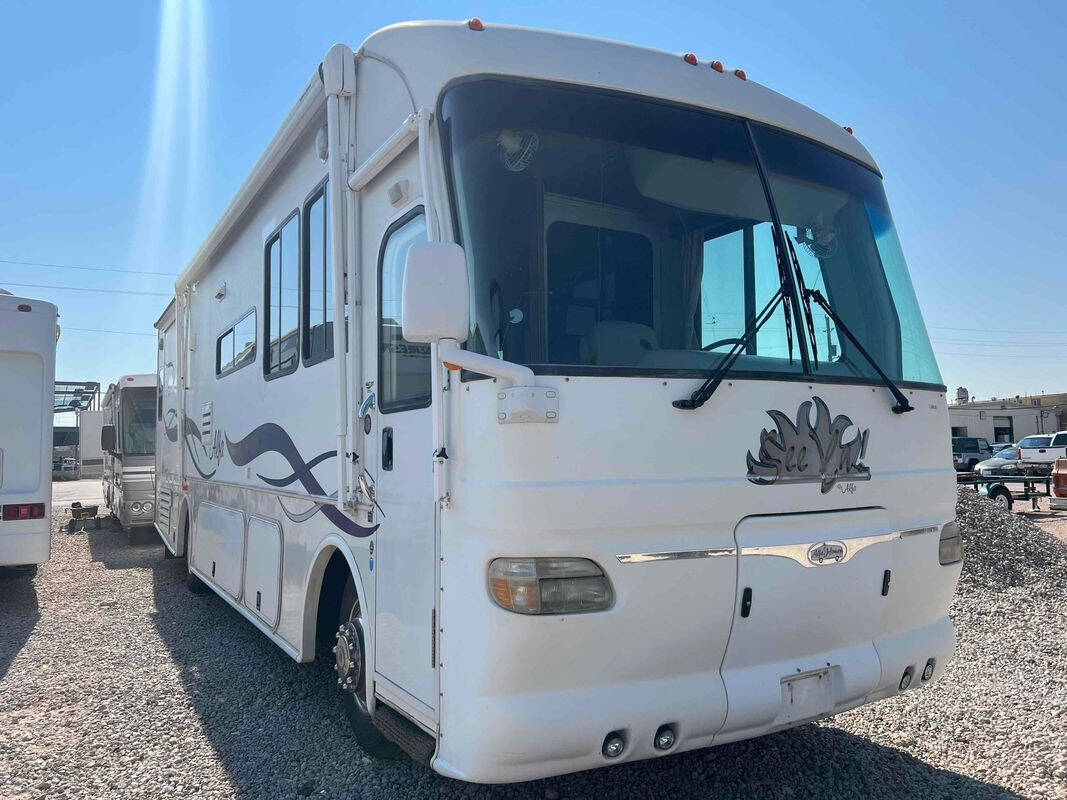 2001 Freightliner XC Chassis For Sale