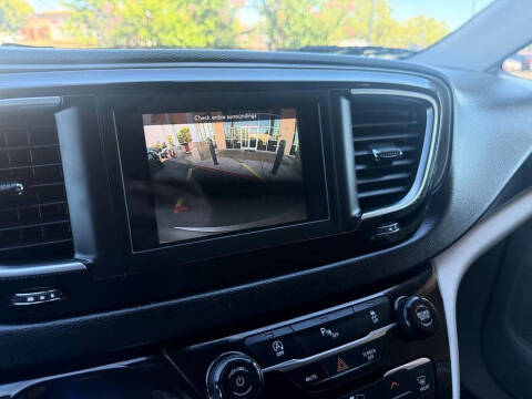 2020 Chrysler Pacifica Touring L