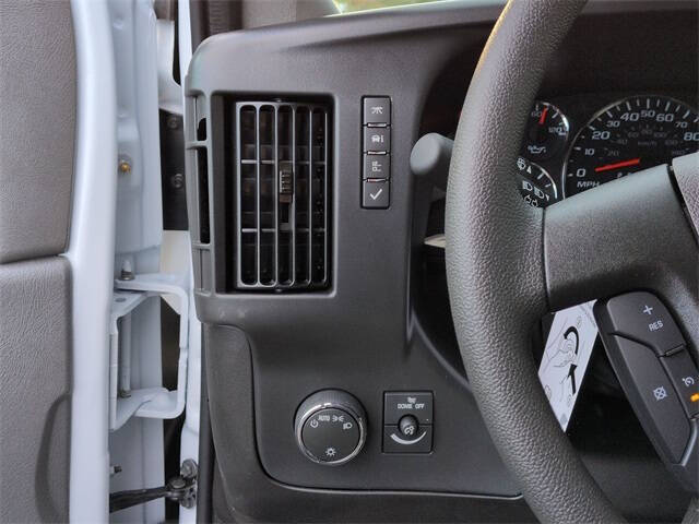 2025 Chevrolet Express 2500