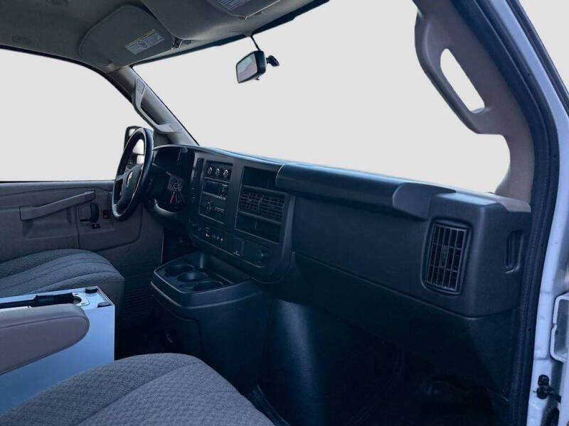 2023 Chevrolet Express 2500