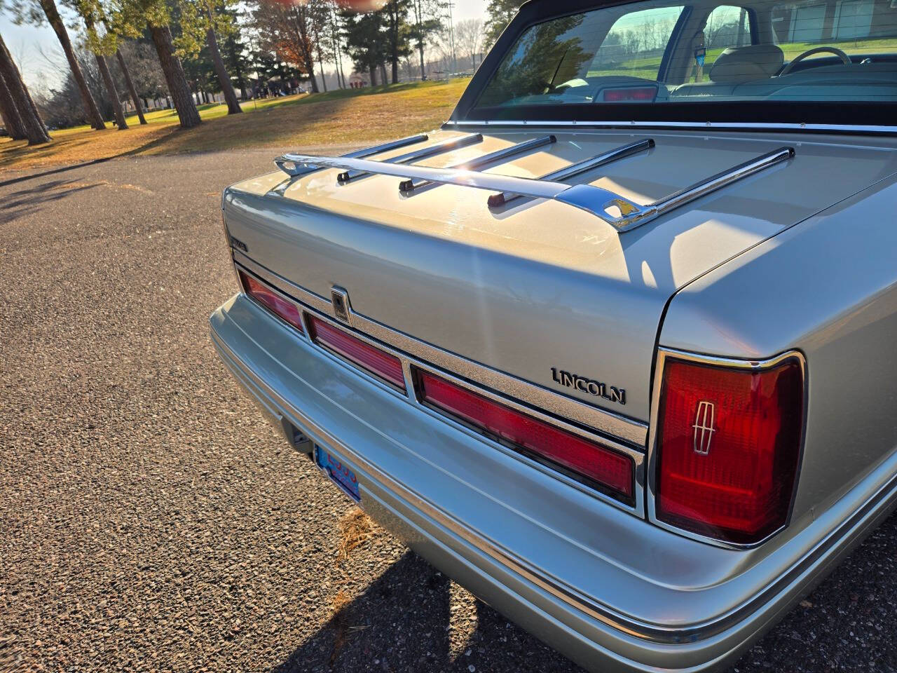 1997 Lincoln Town Car 77