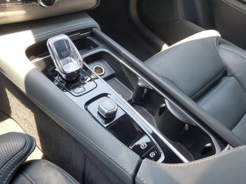 2024 Volvo XC90 B6 Ultimate Bright Theme 7P