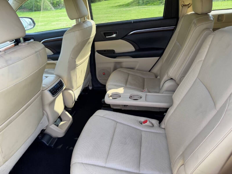 2016 Toyota Highlander