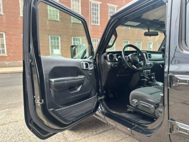 2021 Jeep Gladiator Willys