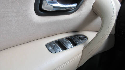 2017 Nissan Armada SV