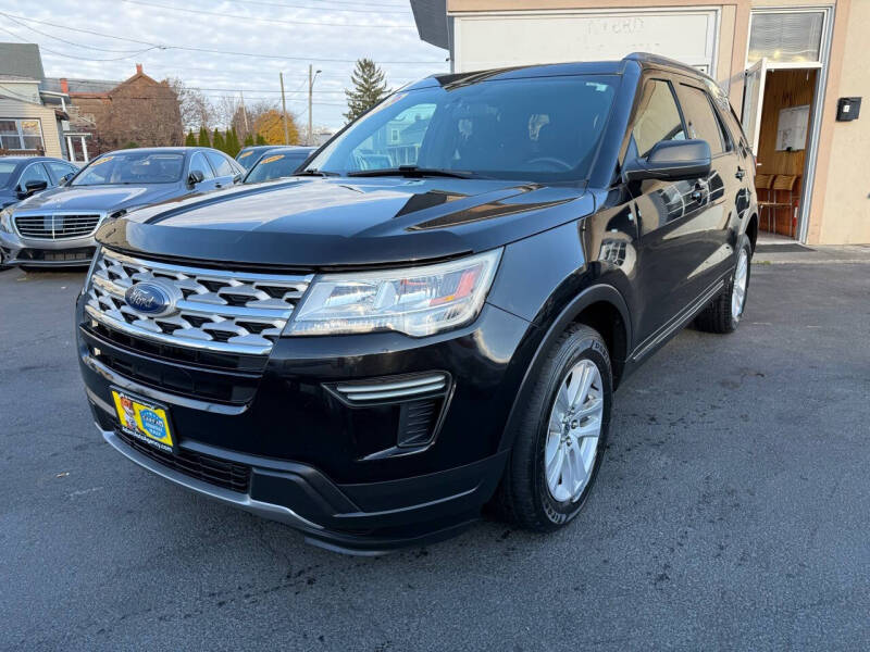 2019 Ford Explorer XLT photo 3