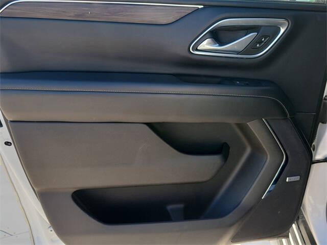 2023 Chevrolet Suburban LT