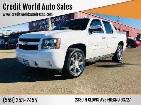 2007 Chevrolet Avalanche for sale at Credit World Auto Sales in Fresno CA