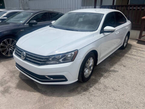 2018 Volkswagen Passat for sale at HALEMAN AUTO SALES in San Antonio TX