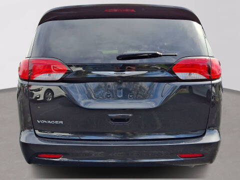2024 Chrysler Voyager LX
