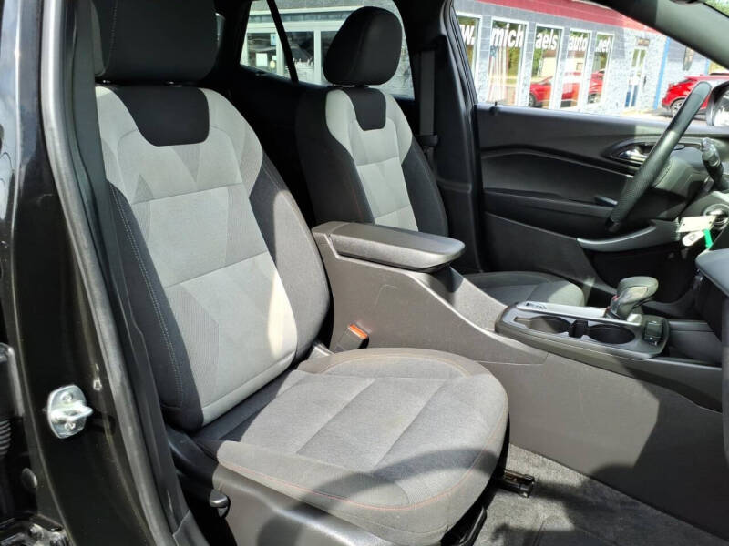 2025 Chevrolet Trax RS