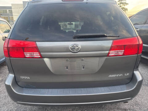 2004 Toyota Sienna LE 7 Passenger