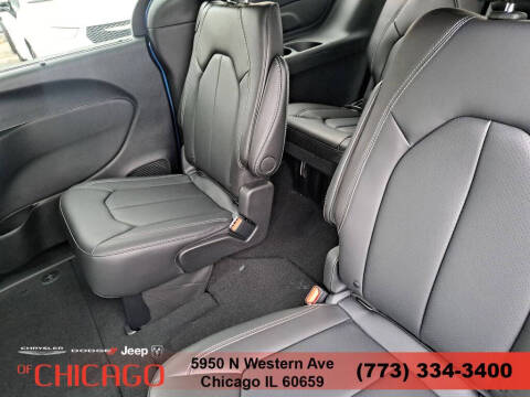 2026 Chrysler Pacifica Select
