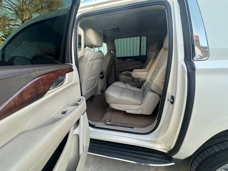 2015 Cadillac Escalade ESV Luxury