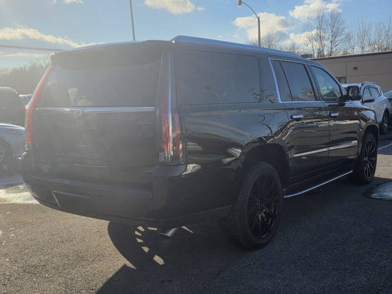 2017 Cadillac Escalade ESV Luxury