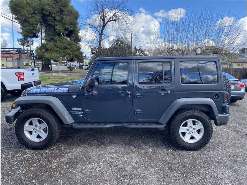 2017 Jeep Wrangler Unlimited for sale at Dealers Choice Inc in Farmersville CA