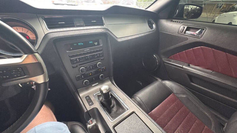 2012 Ford Mustang V6 Premium