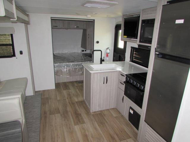 2025 KEYSTONE P 284QB