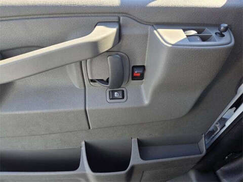 2025 Chevrolet Express 2500