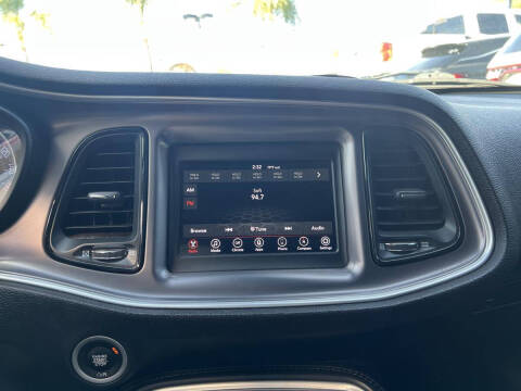 2019 Dodge Challenger SXT