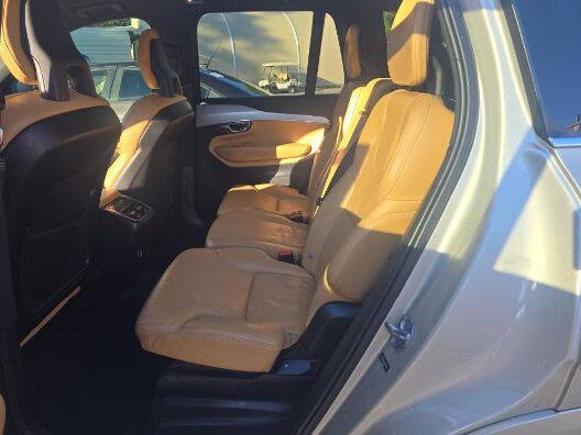 2017 Volvo XC90 T6 Momentum