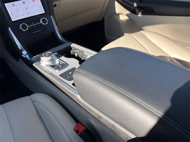 2021 Ford Edge Titanium