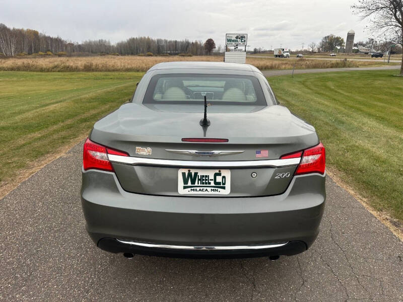 2011 Chrysler 200 Limited