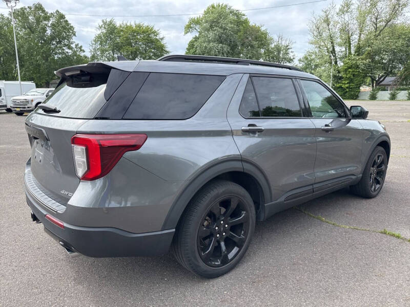 2022 Ford Explorer ST-Line