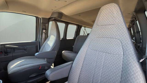 2025 Chevrolet Express LT 3500