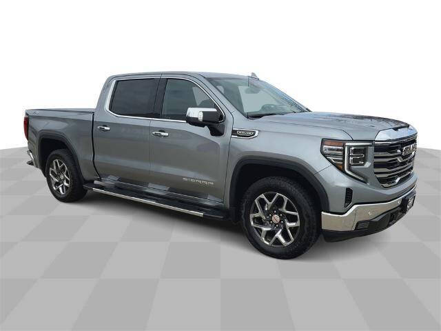 Used 2023 GMC Sierra 1500 SLT with VIN 3GTUUDED6PG231533 for sale in Waterloo, IA