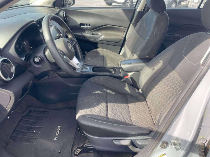 2023 Nissan Kicks SV