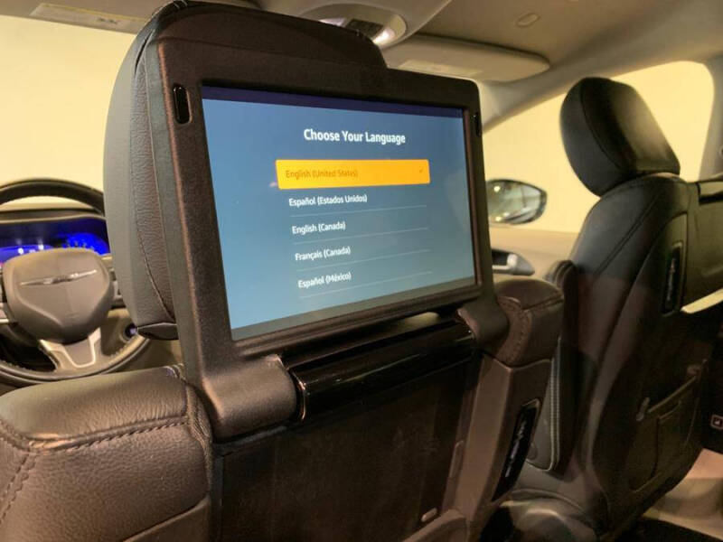 2022 Chrysler Pacifica Touring L