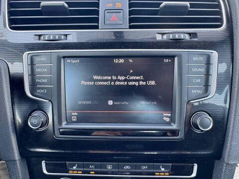 2017 Volkswagen Golf GTI SE