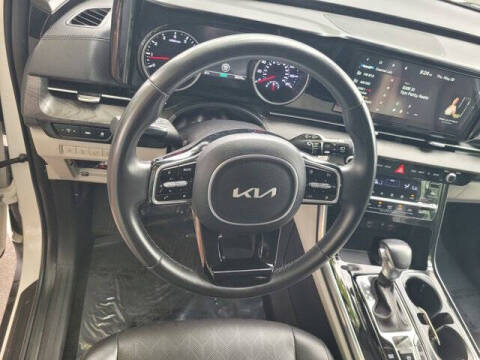 2024 Kia Carnival EX