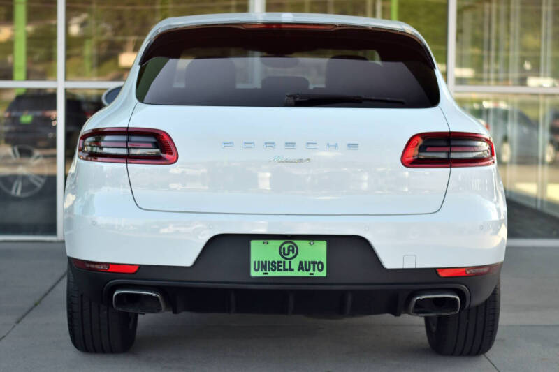 2017 Porsche Macan