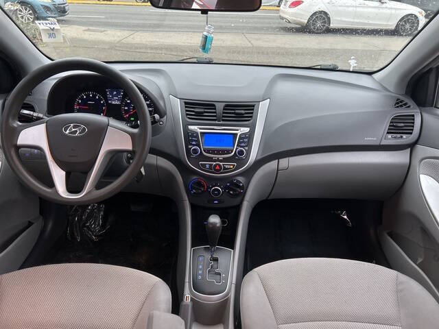 2012 Hyundai Accent GLS photo 12