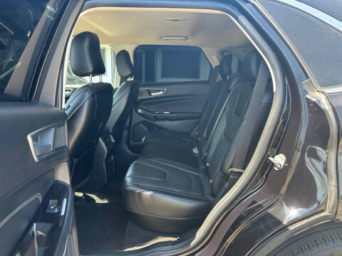 2020 Ford Edge Titanium