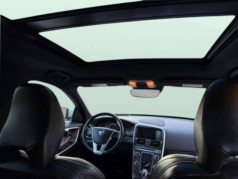 2015 Volvo XC60 T6 Drive-E Platinum