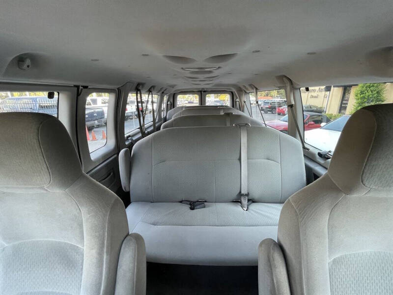 2009 Ford E-Series E-350 SD XLT