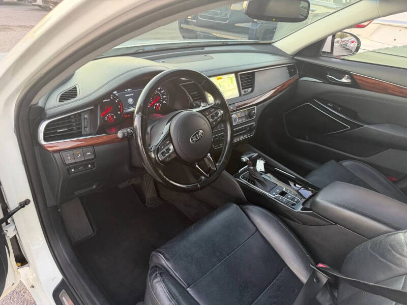 2018 Kia Cadenza Technology