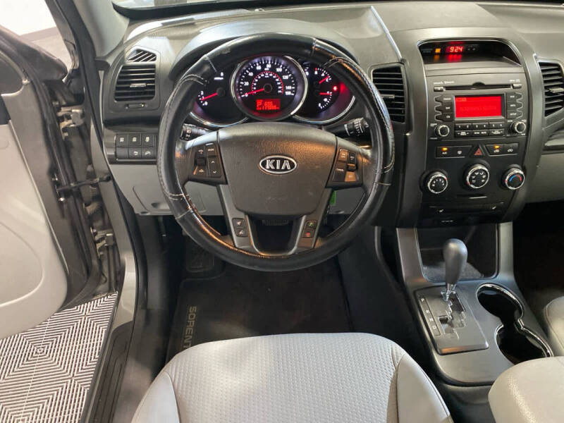 2011 Kia Sorento LX