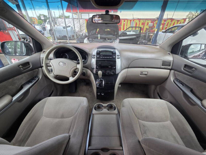 2008 Toyota Sienna LE 7-Passenger