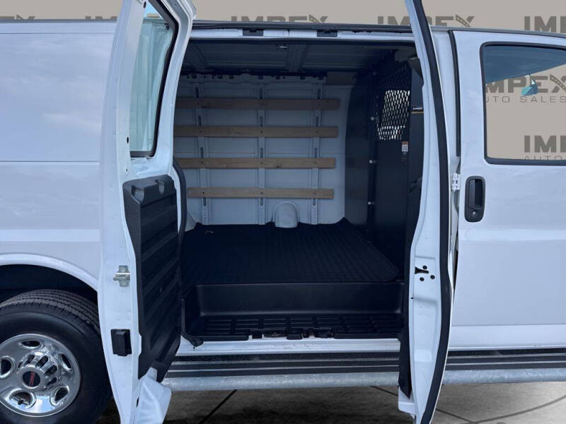 2023 GMC Savana 2500