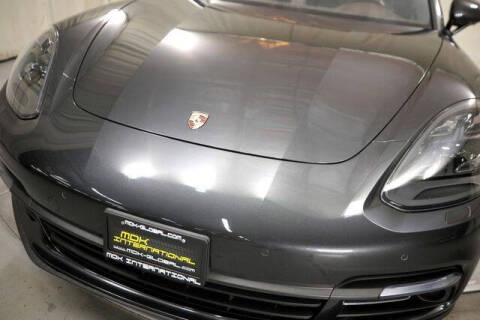 2018 Porsche Panamera 4 Executive